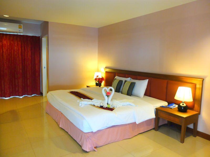 Curve Boutique Hotel Pattaya Exterior photo